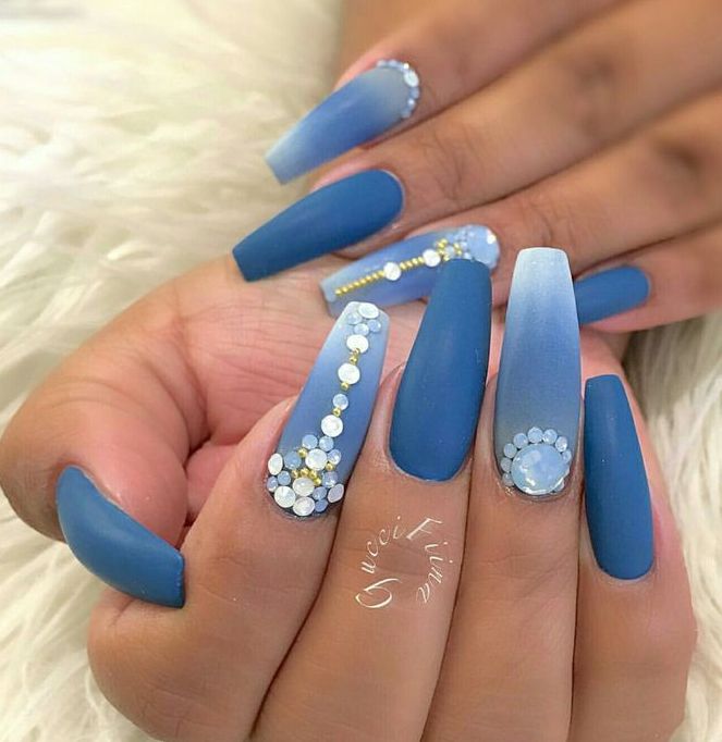 Элитный голубой маникюр, красивые ногти 2021