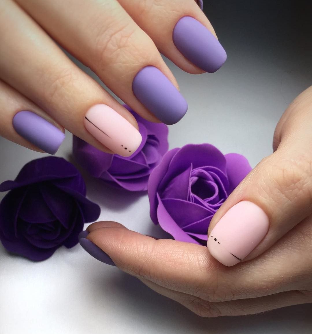 Матовые ногти, модные с цветами 2021