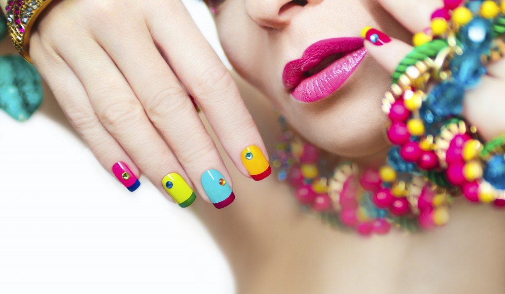 Модные цвета ногтей 2020, ногти с модными цветами, оттенками и расцветками, ногти с цветным лаком и гелем, цветные тренды, фото