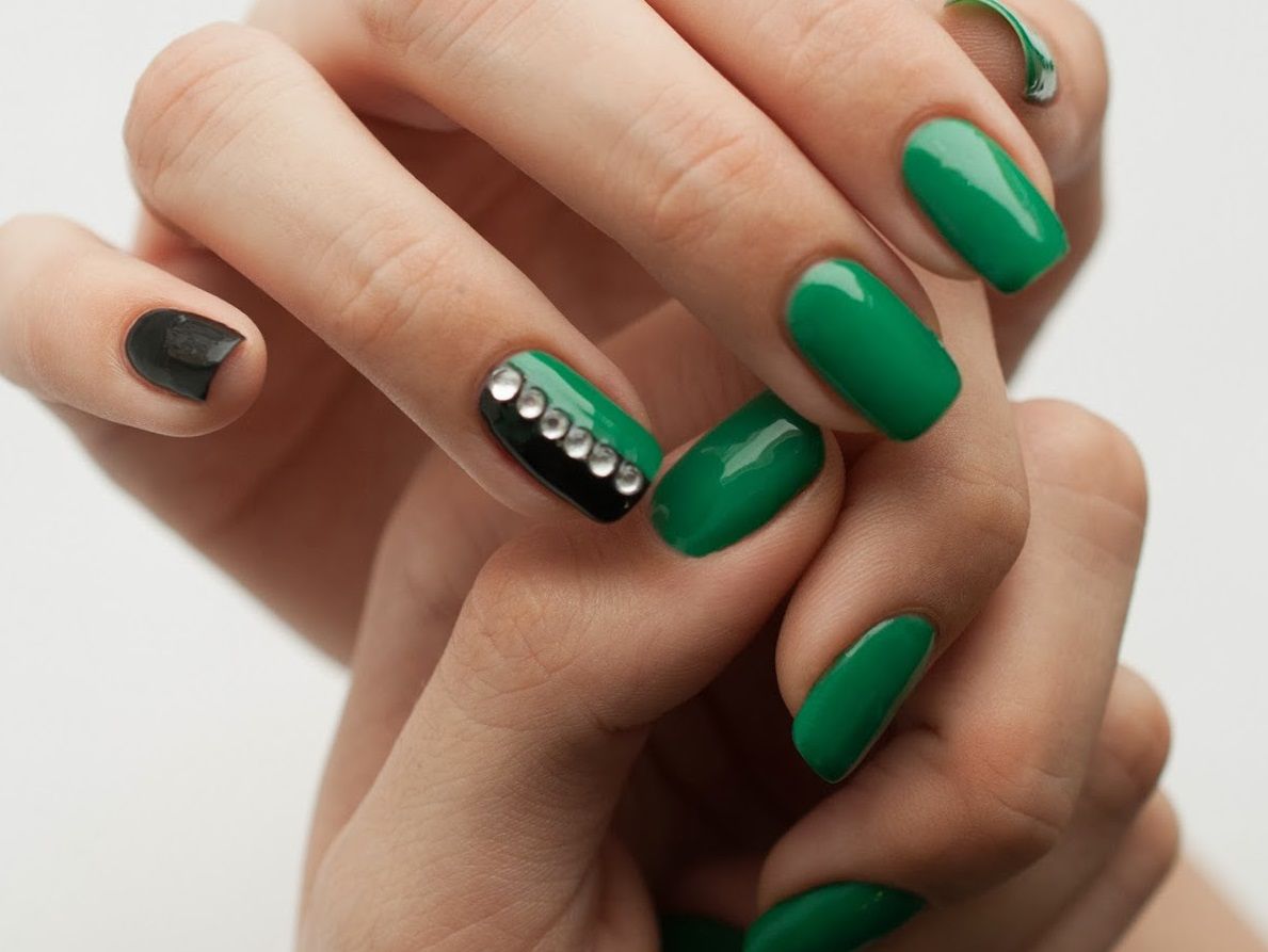 Роскошные зеленые ногти 2020