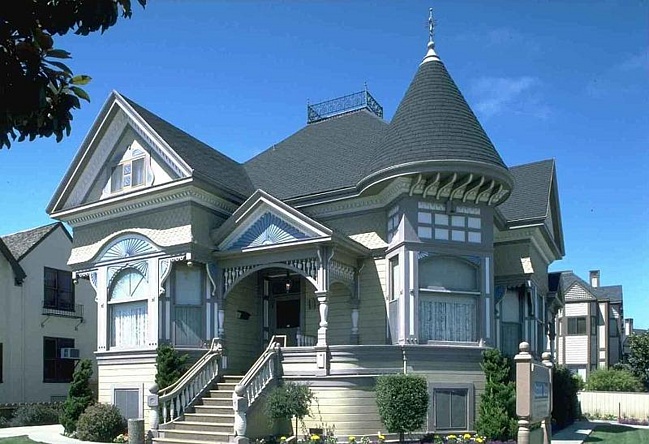 http://worldluxrealty.com/sites/default/files/user_images/1304010122_build%20a%20beautiful%20home.jpg