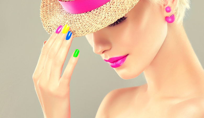 Модные цвета ногтей 2024, ногти с модными цветами, оттенками и расцветками, ногти с цветным лаком и гелем, цветные тренды, фото