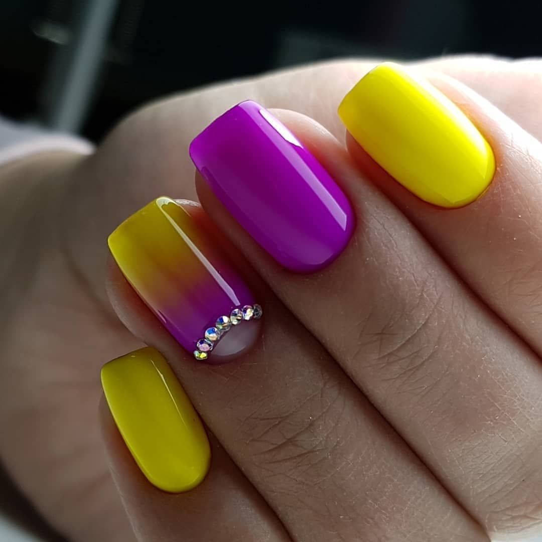 Фиолетовый маникюра с желтым цветом, желтые ногти 2022