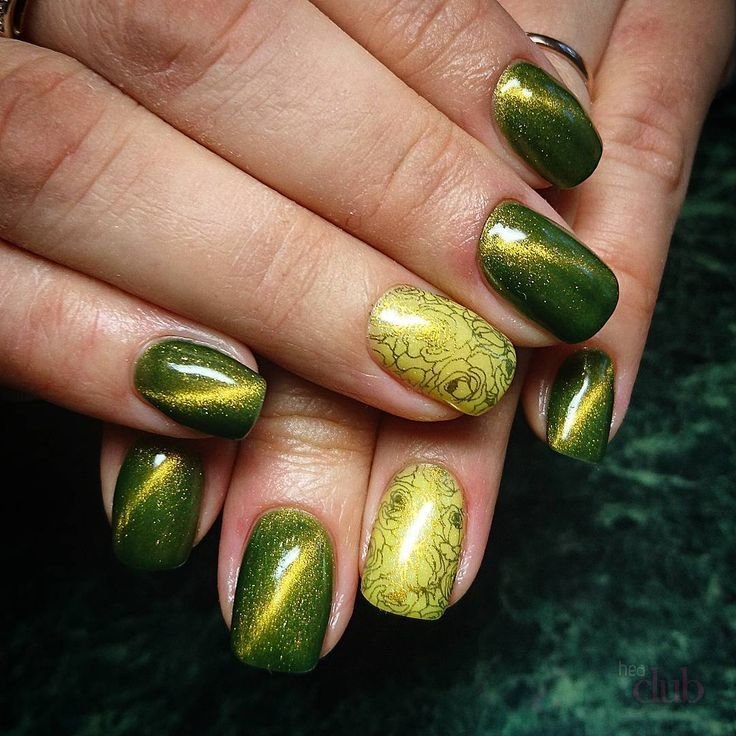 Зеленые ногти с желтым цветом 2022
